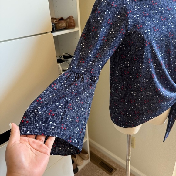 Michael Kors Navy Blue Floral Patterned Tie Front 3/4 Bell Sleeve Blouse Size XS - Picture 5 of 11